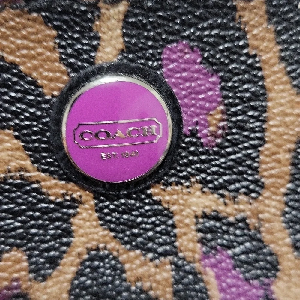 Wristlet💜 - Picture 4 of 5